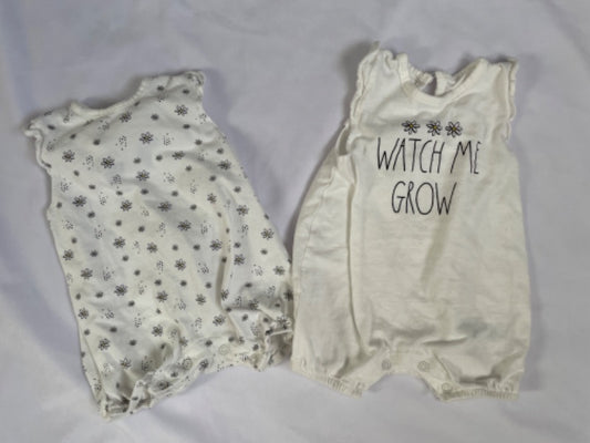 Set of 2 rompers 3-6 months, floral and “watch me grow”, Kids 6 Month (3-6M)
