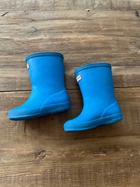 Hunter rain boots, blue, size 7 (UK 6)