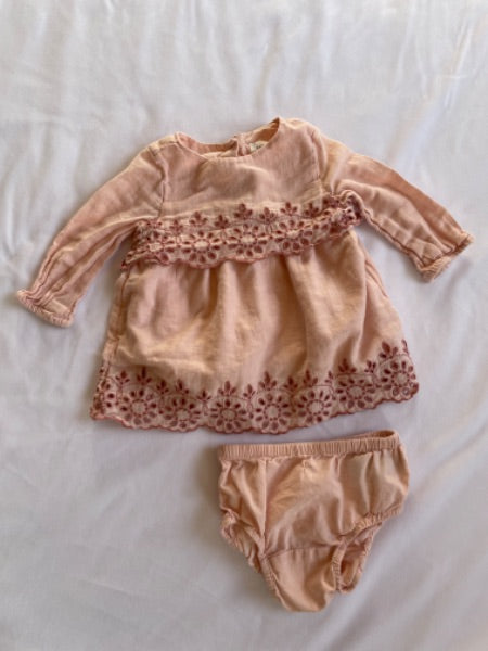 Baby gap 3-6 months pink lacy outfit , Kids 6 Month (3-6M)