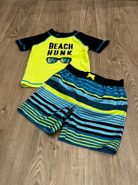 Okie Dokie brand, Boys "Beach Hunk' Swim trunk & Rash Guard set, size 2T, VGUC, Kids 2T