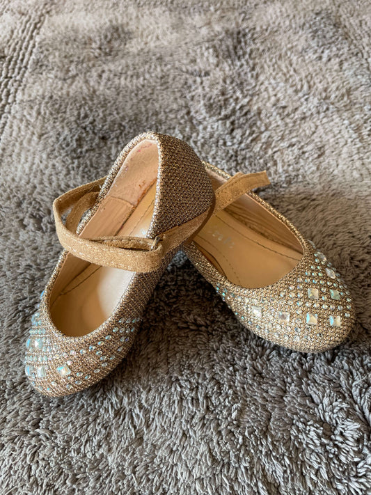 Gold sparkly size 5 dress shoes , Shoes 5 (Walkers:12-24 mth)