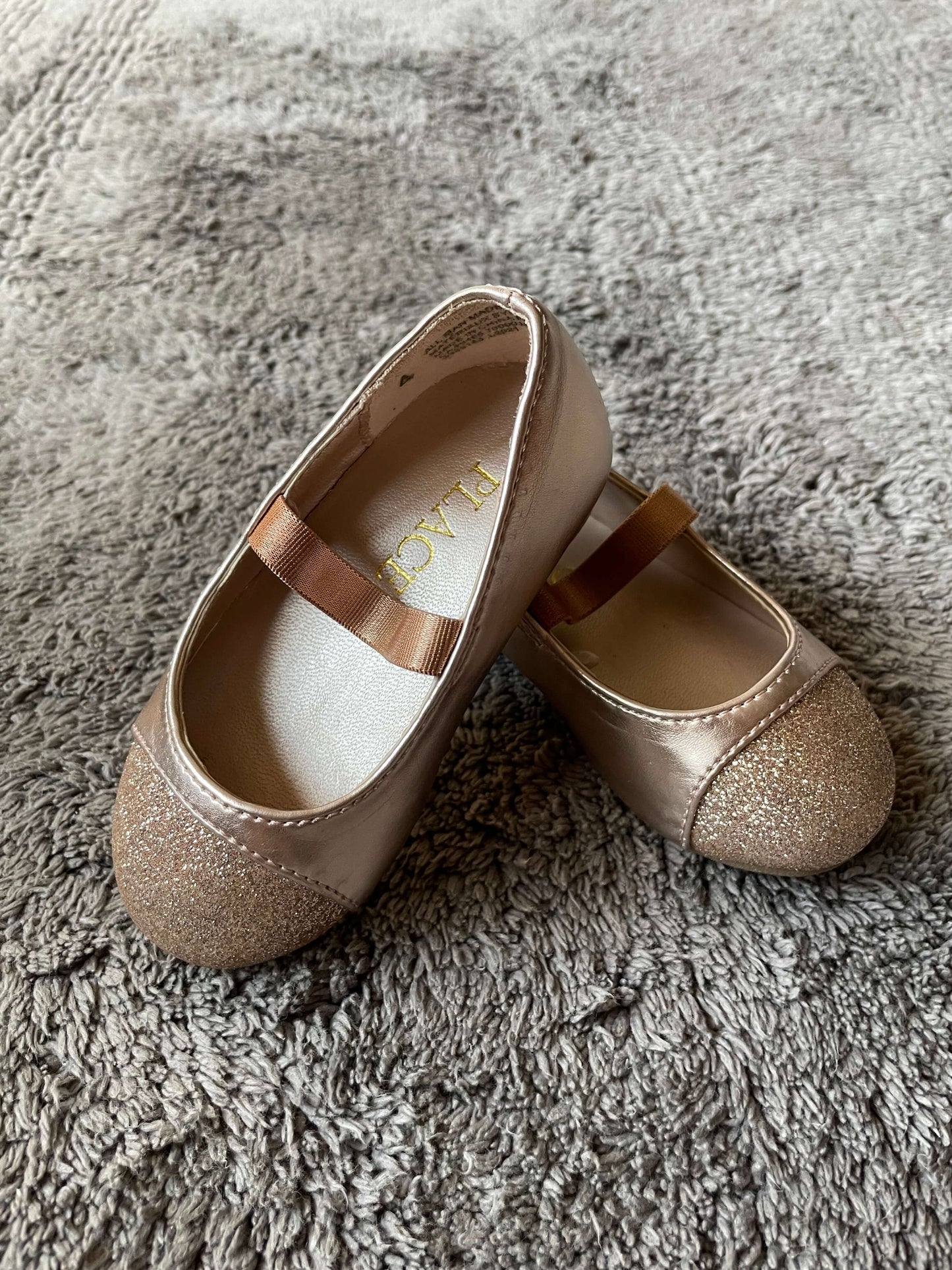 Children’s place rose gold size 4 girls dress shoes , Shoes 4 (Baby: 0-12 mth)