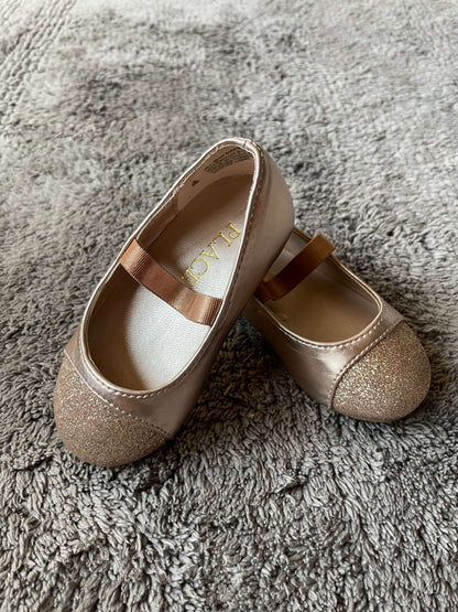 Children’s place rose gold size 4 girls dress shoes , Shoes 4 (Baby: 0-12 mth)