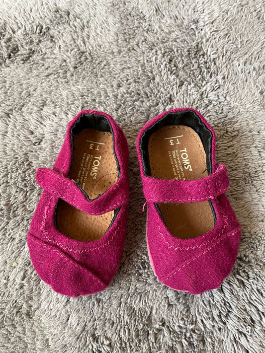 Toms size 3, burgundy , Shoes 3 (Baby: 0-12 mth)