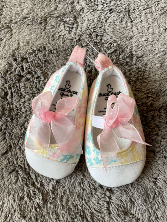 NWOT size 3-6 months flower shoes, Shoes 0 (Baby: 0-12 mth)
