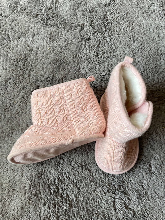 Carter’s 9-12 month pink boots , Shoes 1.5 (Baby: 0-12 mth)