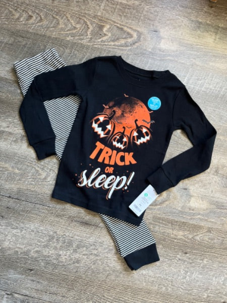 Carter’s Halloween PJs, size 5, NWT