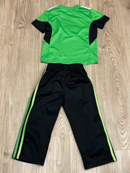 Adidas, 3-piece Soccer Outfit, size 2T-3T, VGUC, Kids 2T