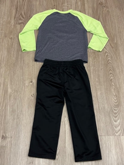 Under Armour Outfit, L/S Hockey shirt & pants, size 3T, Kids 3T