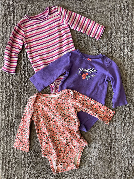 Bundle of 3 Carter's 9M onesies , Kids 9 Month (6-9M)