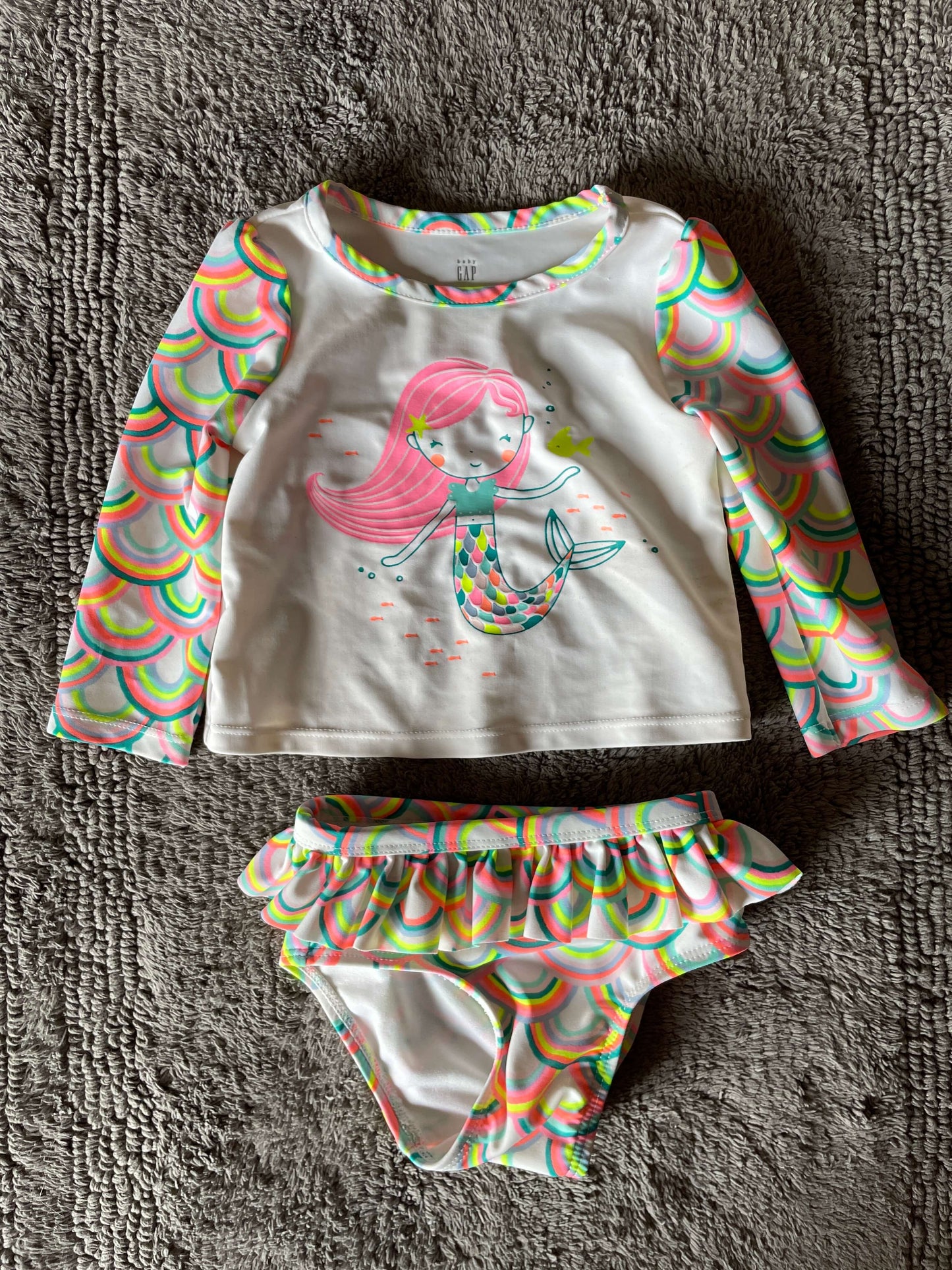 Baby Gap 6-12M 2 piece mermaid swim suit, Kids 9 Month (6-9M)