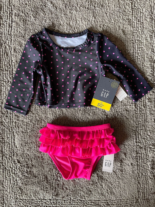 NWT Baby Gap 0-6M pink hearts 2 piece bathing suit (retails for $39.95), Kids 3 Month (0-3M)