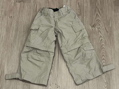 Boys Blue Guess ‘Lion’ T-shirt size 2T and Eddie Bauer Khaki Cargo Zip-off pants size XXS, VGUC, Kids 2T