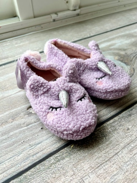 H&M size 12-13T girls soft fuzzy unicorn slippers, new with tags, Shoes 13 (Kids:4-8yr)