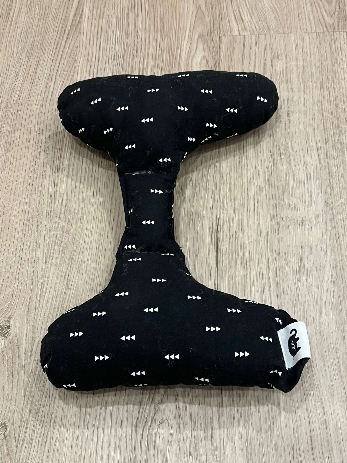 Black Ellie Ears Positional Support Pillow for infants/babies, Very Good Used Condition (VGUC)