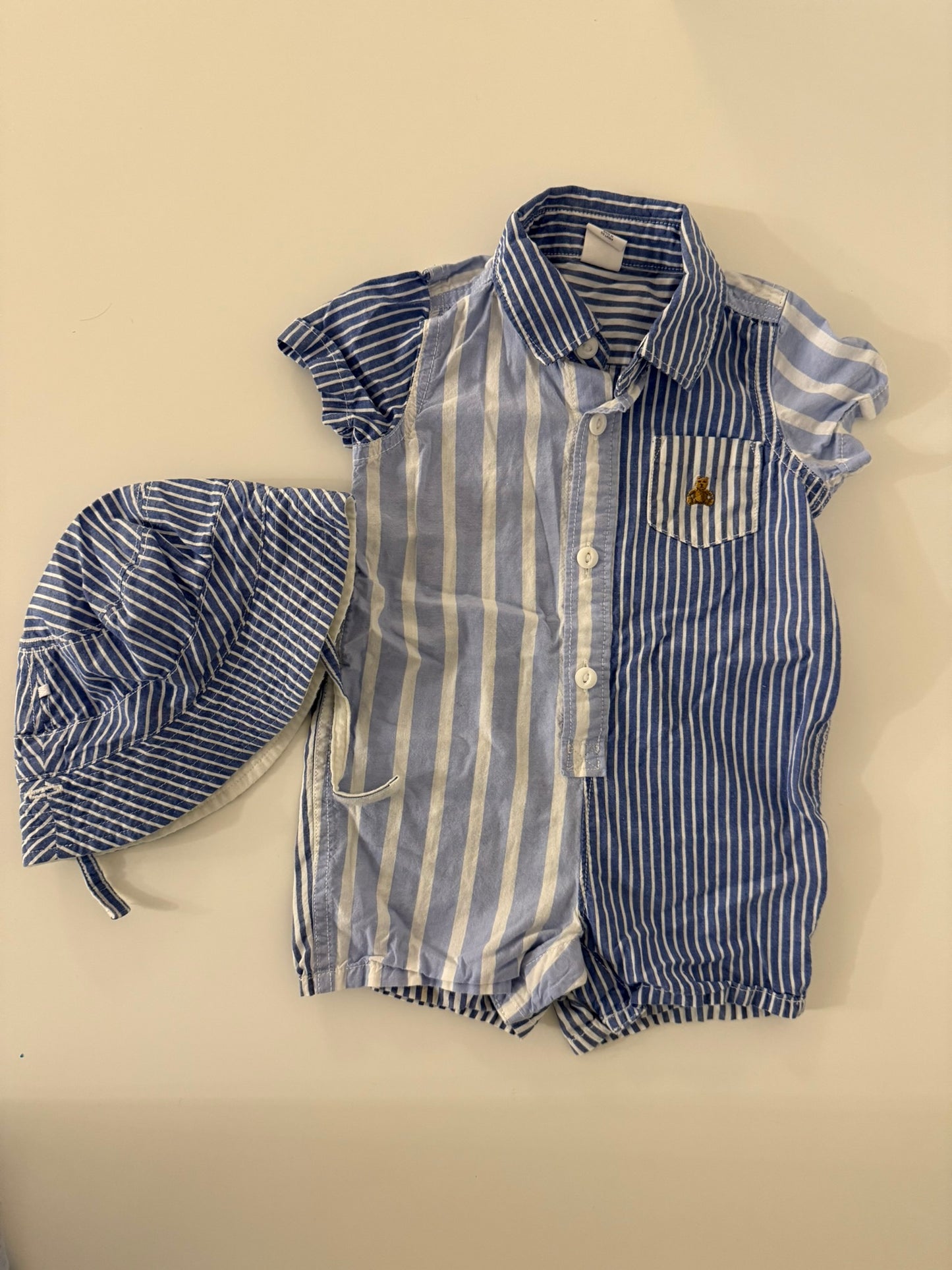 Baby Gap 2 pieces set, Kids 6 Month (3-6M)