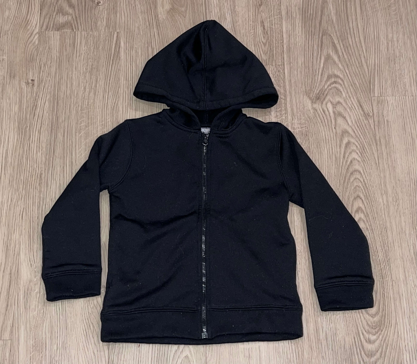 Boys Solid Black Zip Up Hoodie by Joe Fresh Active, size 4, Very Good Used Condition (VGUC), Kids 4/4T