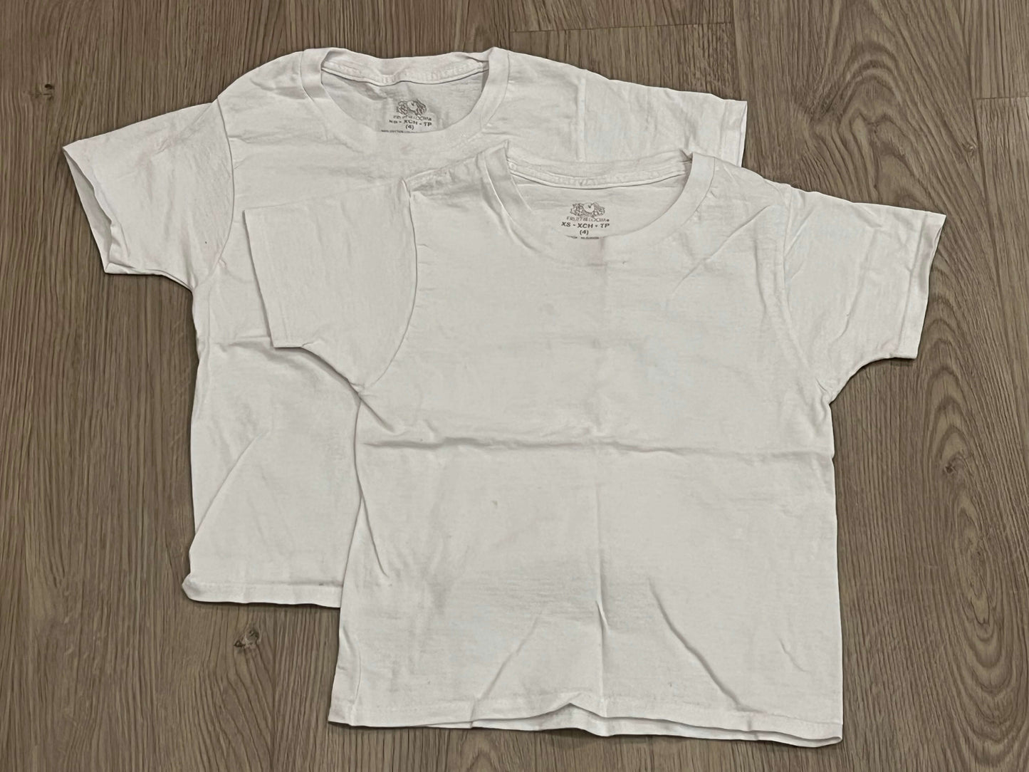 Boys, Set of Two, White Fruit of the Loom Undershirts / White T-shirts, size XS (4), VGUC, Kids 4/4T