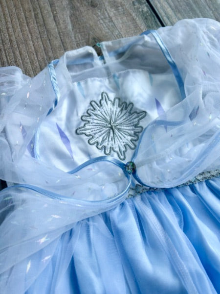 Authentic Disney Store size 5-6yrs girls Frozen Elsa dress, costume, like new