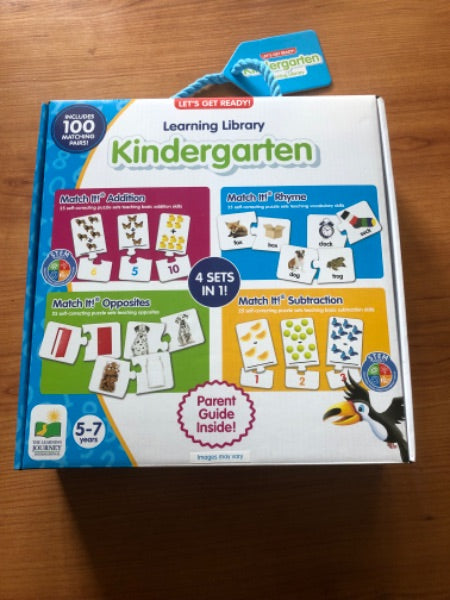 Kindergarten card matching game