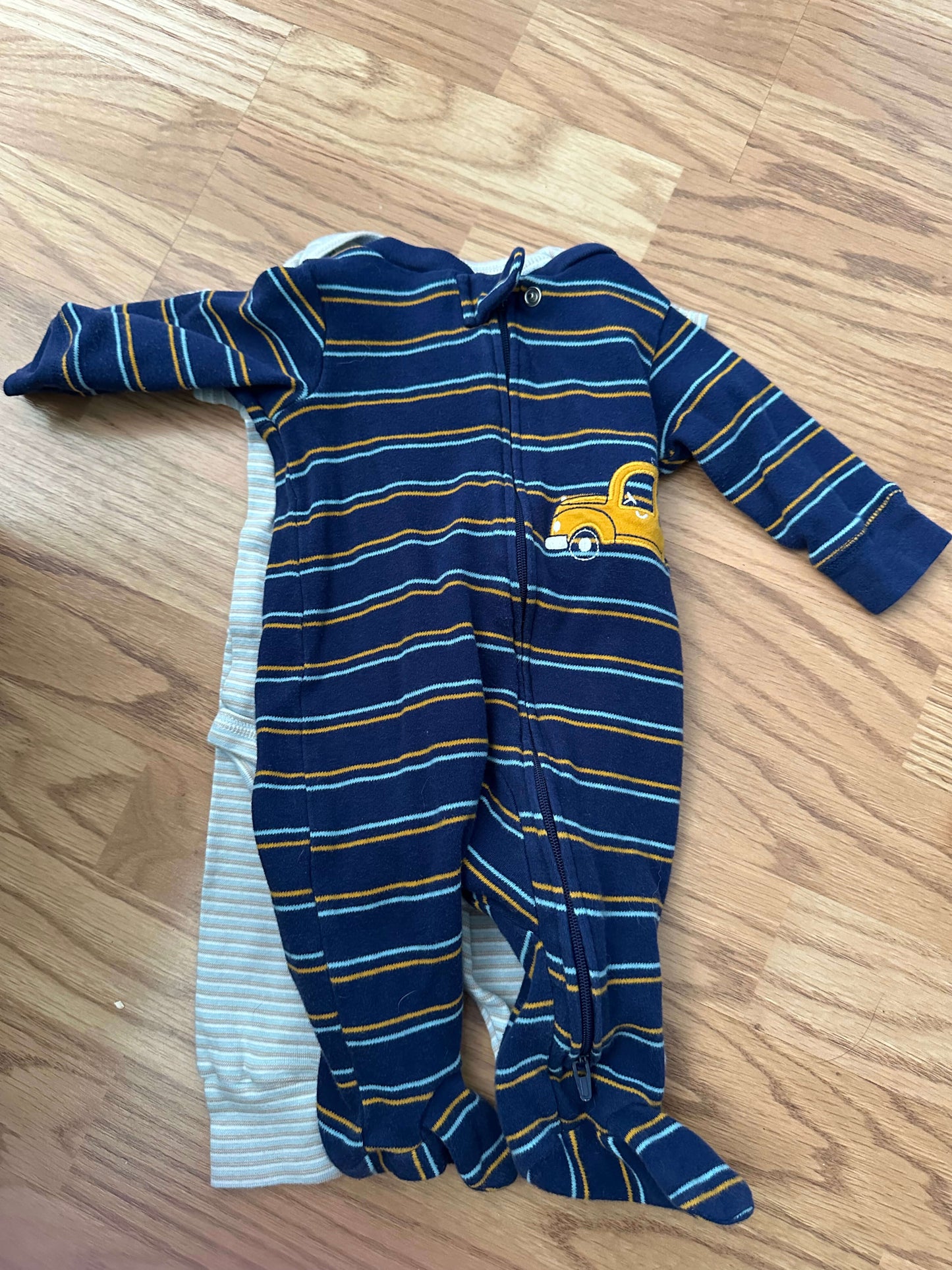 4 piece 3 month Clothing Carhartt and Carters, Kids 6 Month (3-6M)
