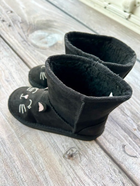 H&M size 11T girls black “Ugg style” critter face kitty boots, Shoes 11 (Toddler:2-4yr)