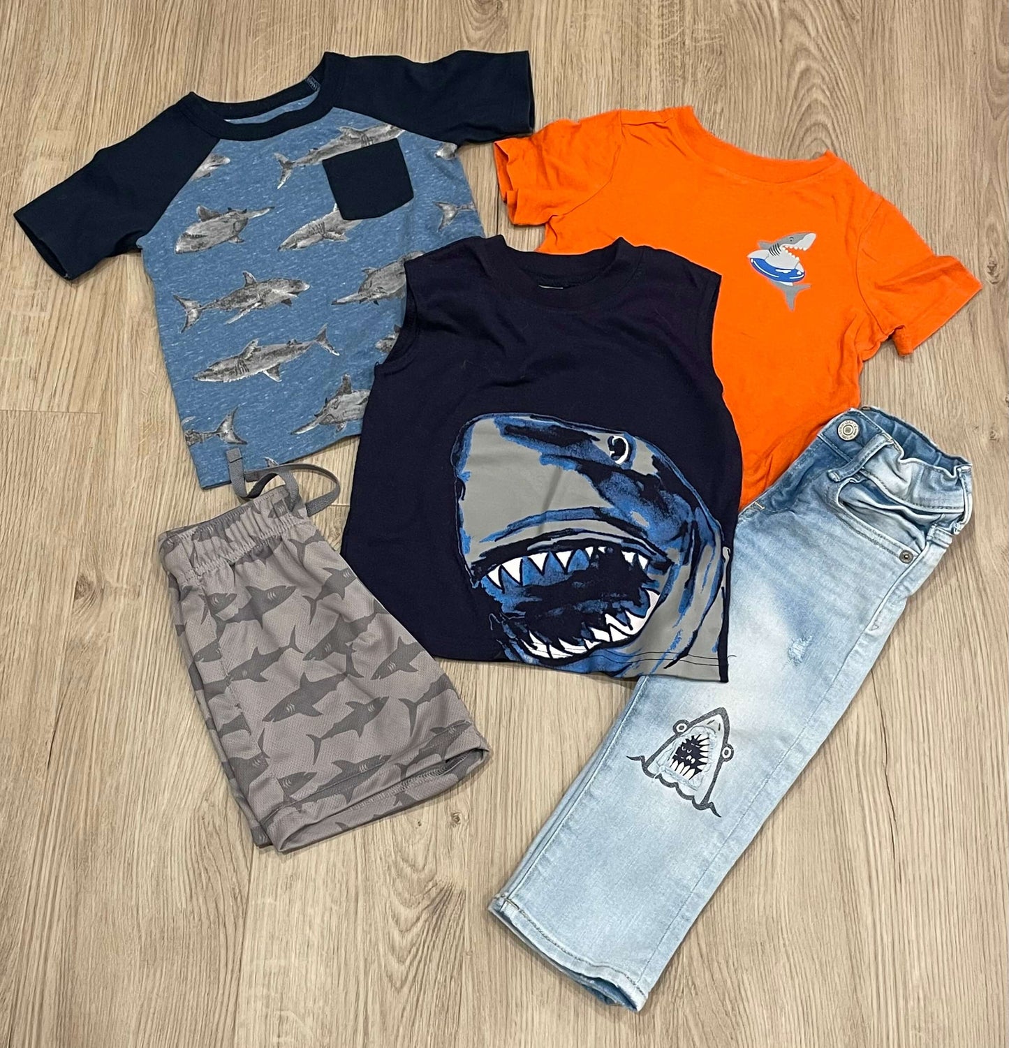 Lot of Shark theme clothes, size 2T, VGUC (Old Navy, TCP, Gap kids), Kids 2T