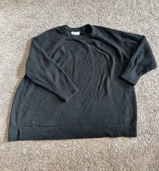 Oversized knit sweater (Size XXL)