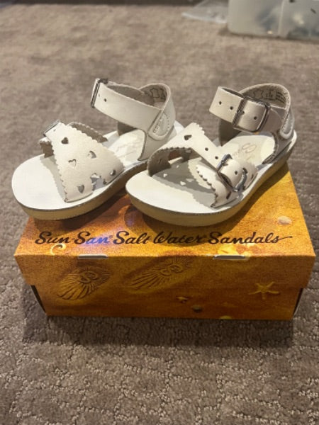 Girls - Salt water sandals - size 5 toddler , Shoes 5 (Walkers:12-24 mth)