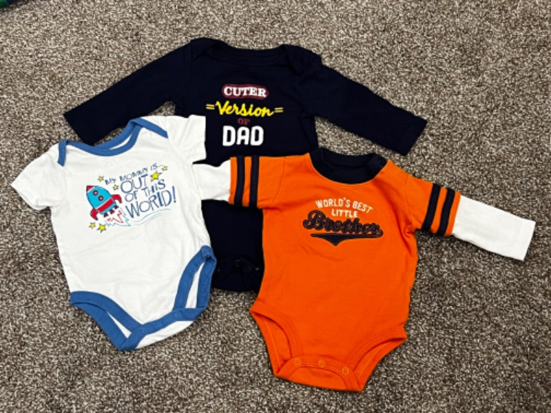 Set of 3 onesies, size 3mos, Kids 3 Month (0-3M)