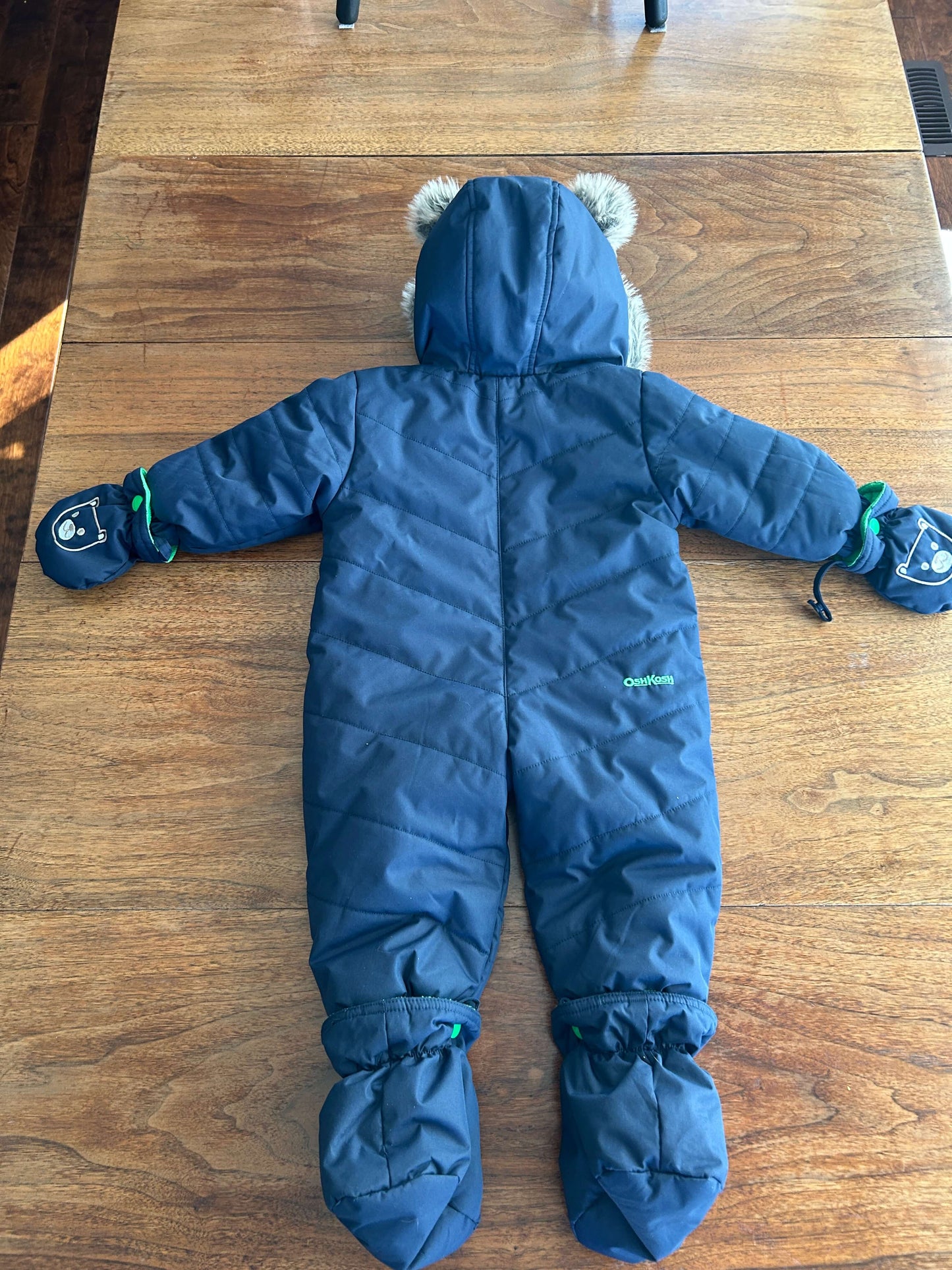 Oshkosh Baby Bear Snowsuit 12 months, Kids 12 Month (9-12M)