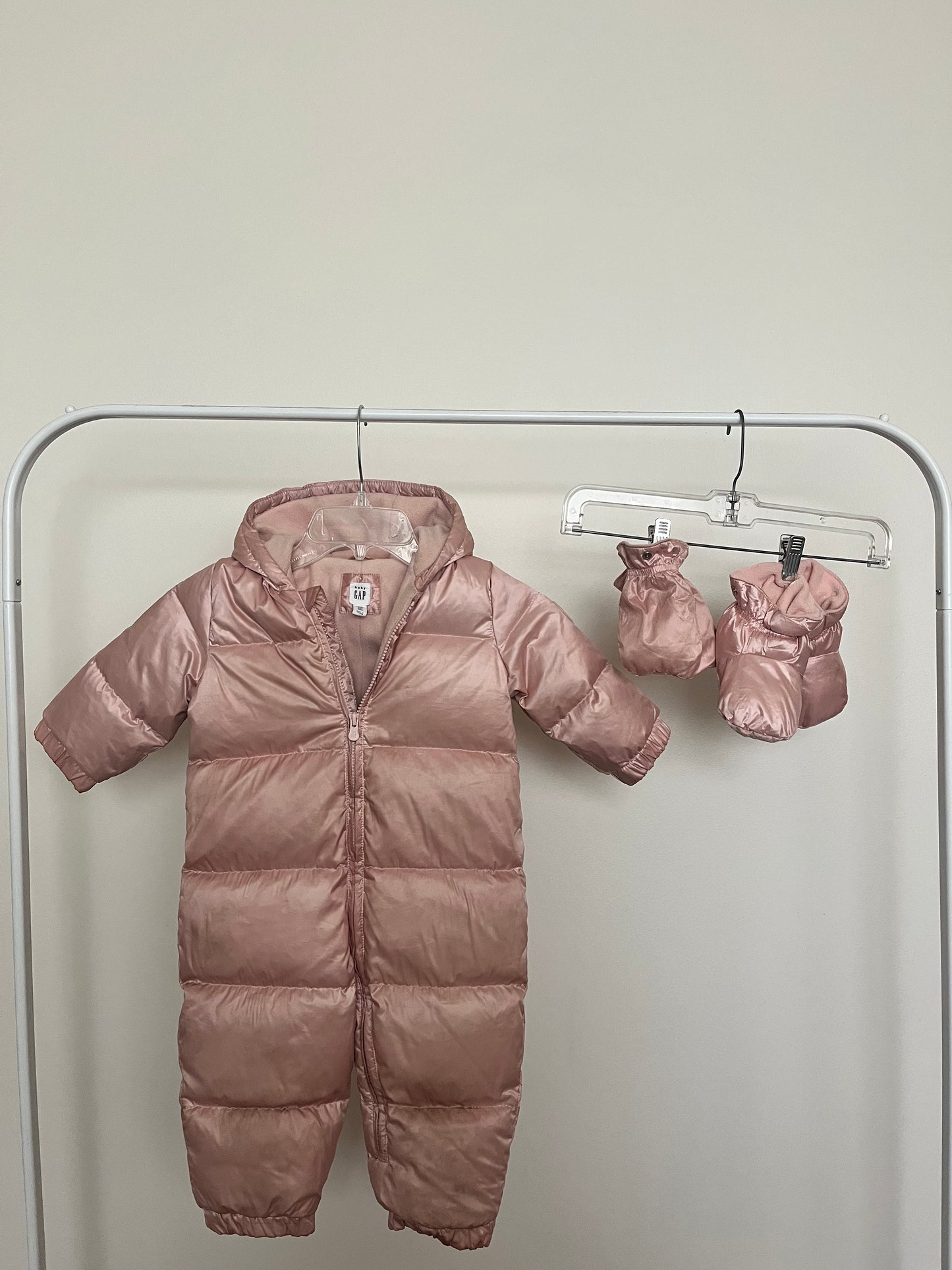 18-24m Baby Gap girl snowsuit set, Kids 18 Month (12-18M)