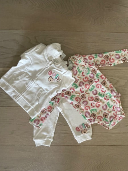 NWT: 3 piece jogging set Guess, Kids 9 Month (6-9M)