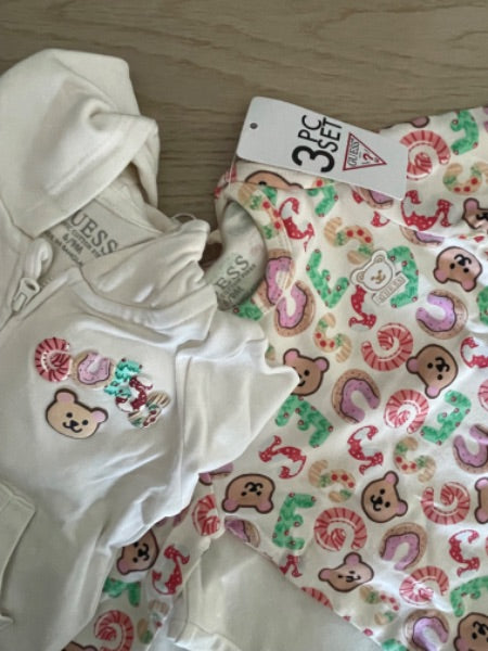 NWT: 3 piece jogging set Guess, Kids 9 Month (6-9M)