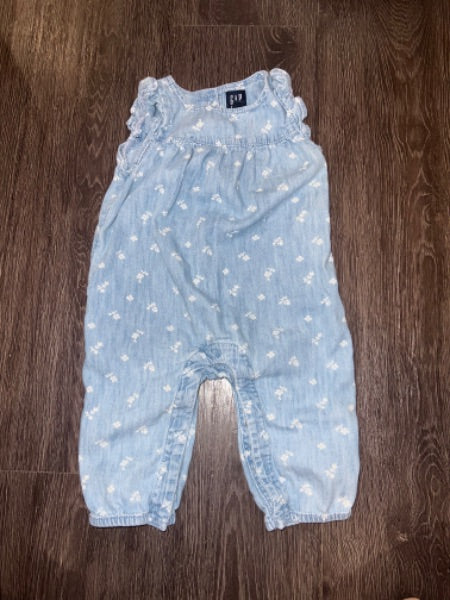 Gap girls 3-6m soft denim romper , Kids 6 Month (3-6M)