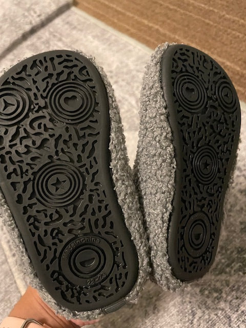 Toddler winter booties - size 6, Shoes 6 (Walkers:12-24 mth)