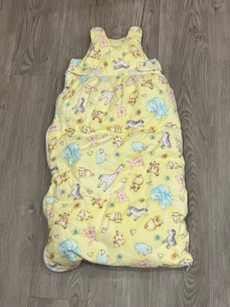 Kangapouch, Down Sleep Sack, sleepsack, Yellow Animal Print, size Small, VGUC, Current MSRP ~$223 CAD, Made in Canada, 0-6 Months (Small)