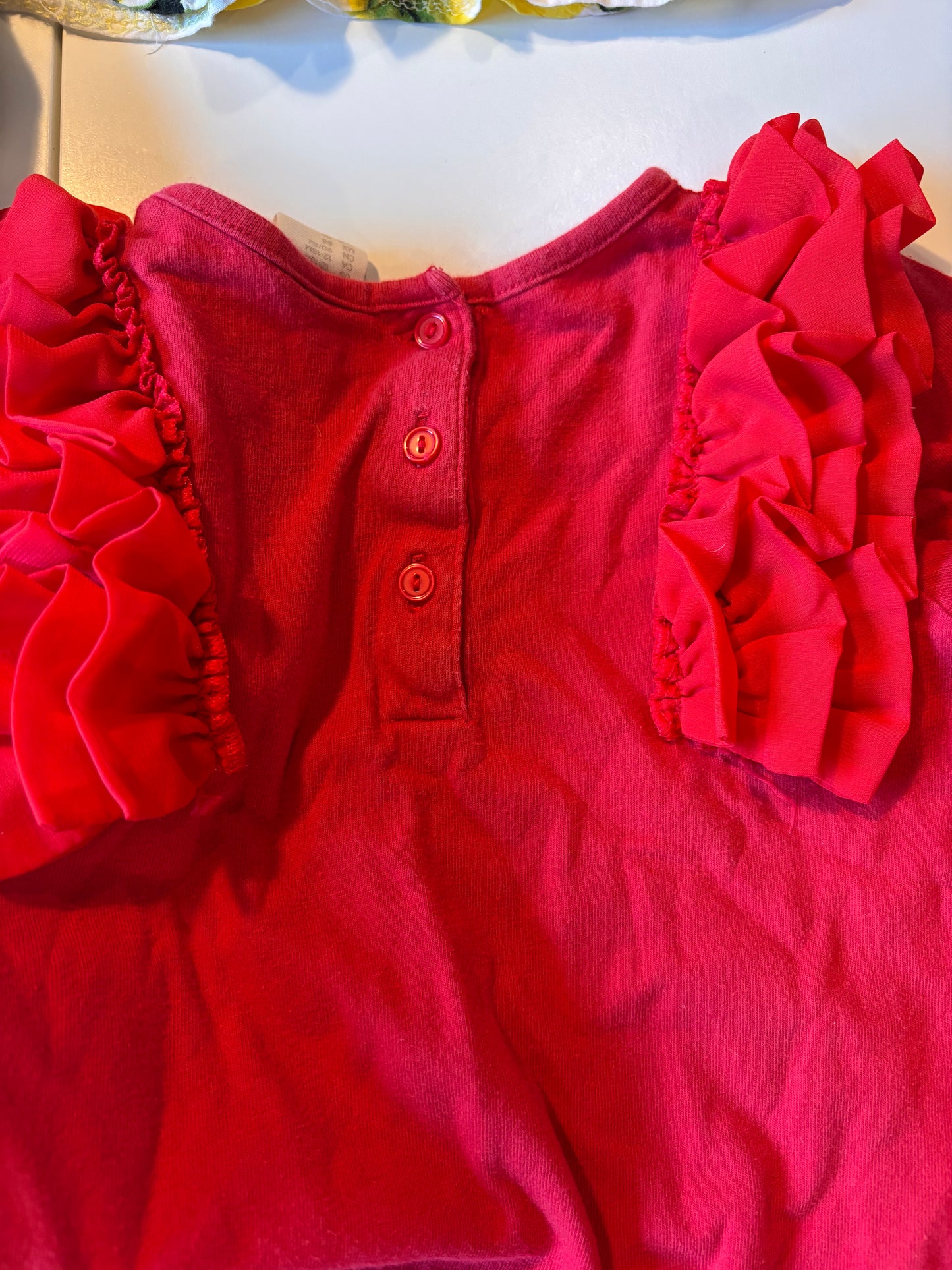 12-18m clothing bundle 2 tops, 1 onesie, 1 dress, Kids 18 Month (12-18M)