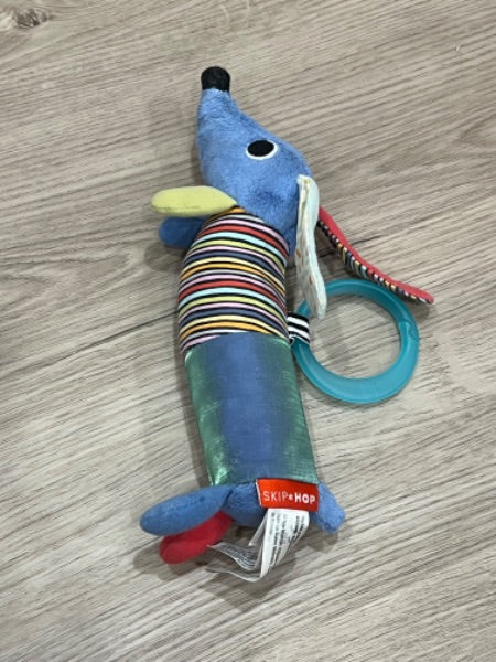 GUC, Skip*Hop dog noise shaker