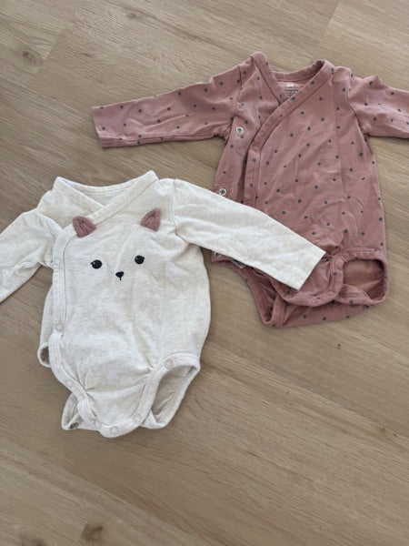 Set of 2 Newborn H&M Onesies, Kids Newborn