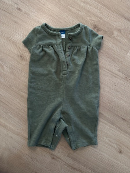 Old Navy Romper, Kids 3 Month (0-3M)