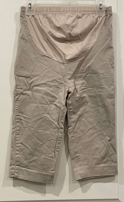 Khaki Maternity capris/crops, size Small, Very Good Used Condition (VGUC), Maternity S (4-6)