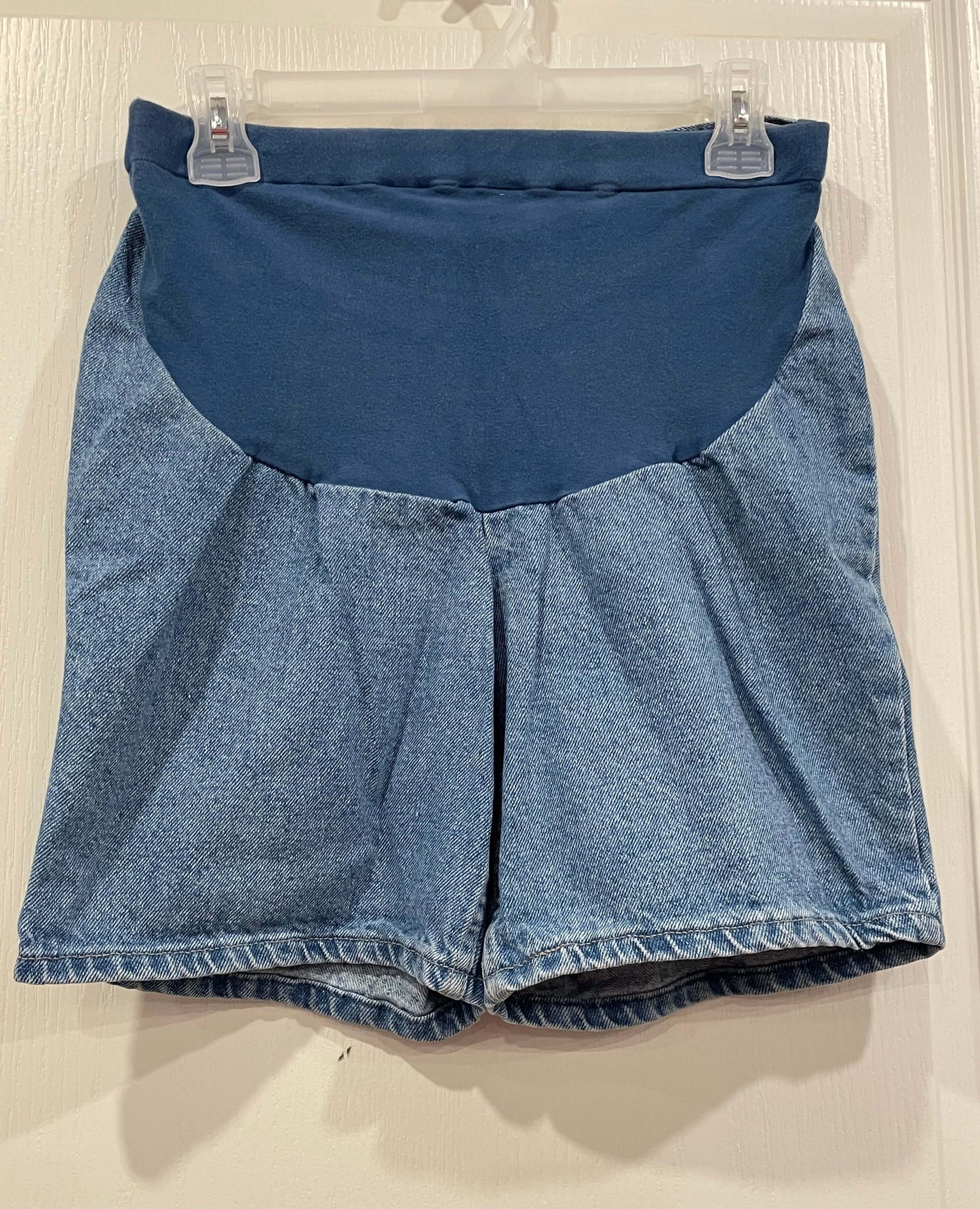 R.E.B.E.L Maternity Denim Jean Shorts, size 4 (Small), Maternity S (4-6)