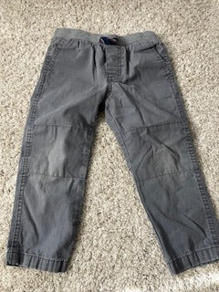 Assorted pants (5) 6-24 months, Kids 18 Month (12-18M)