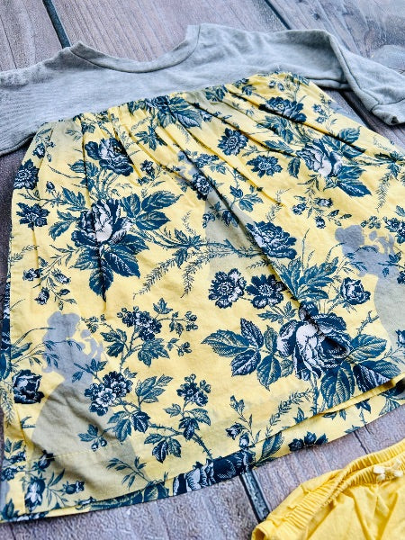 BabyGap Disney collab size 2T girls Beauty & The Beast themed peplum dress with diaper cover, Kids 2T