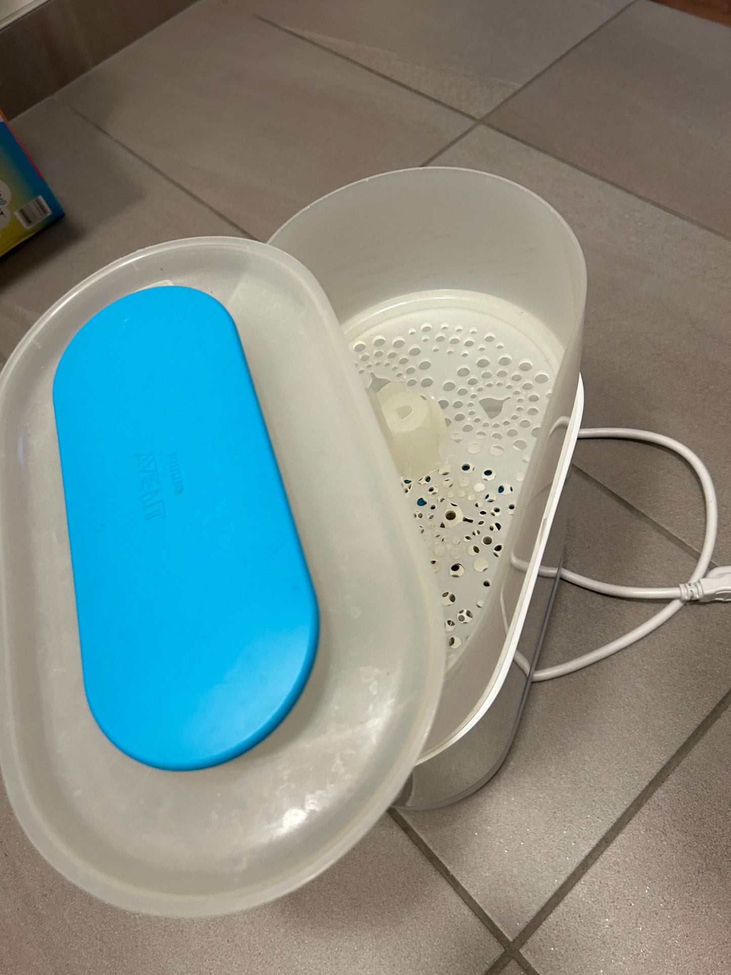 Avent 3-in-1 Electric steam sterilizer SCF285/01