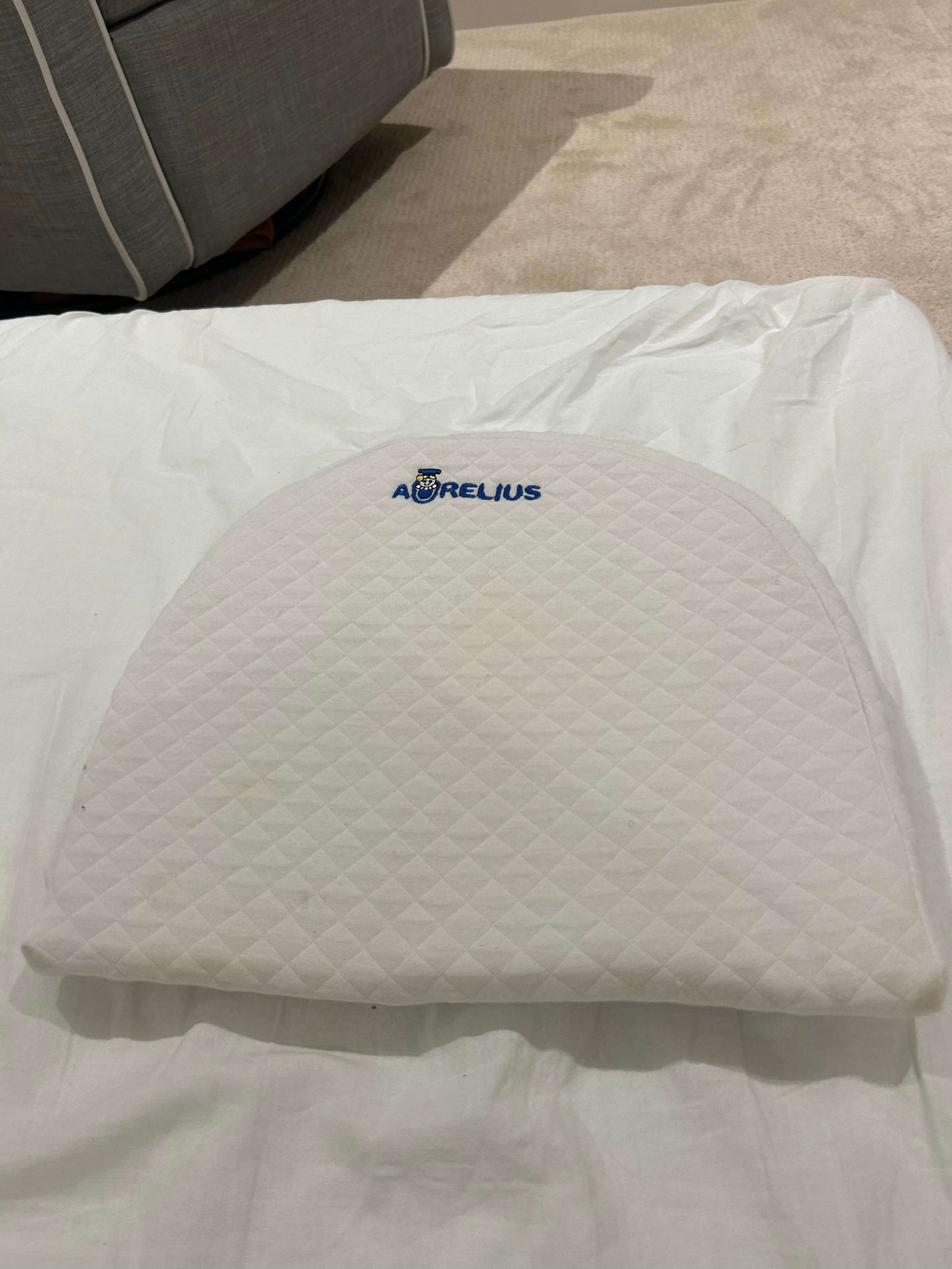 Aurelius Universal Bassinet Wedge Pillow for Baby Mattress | Acid Reflux and Newborn Nasal Congestion Reducer |