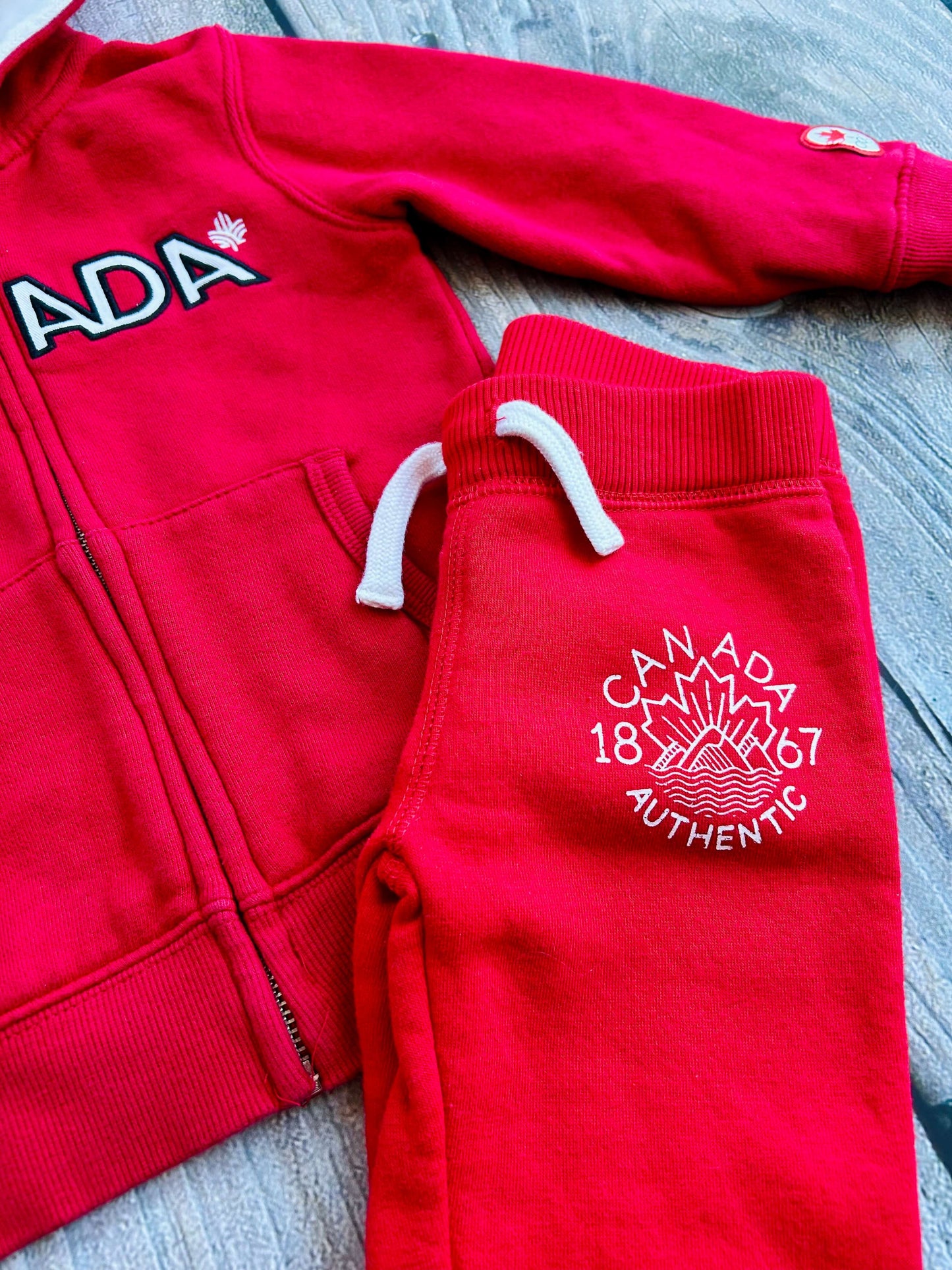 Official Olympic Team Canada hooded sweater (Hudson’s Bay) size 3T and Joe Fresh size 3T Canada matching joggers, like new, Kids 3T