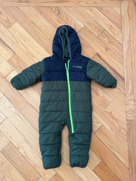 Green Onesie Snowsuit (Size 12-18m)