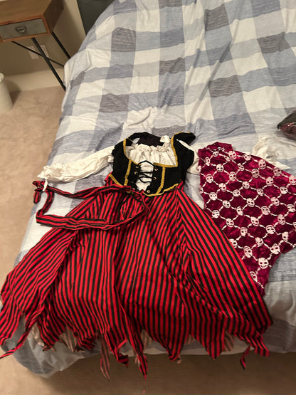 Family costume bundle- pirates , Kids 4/4T